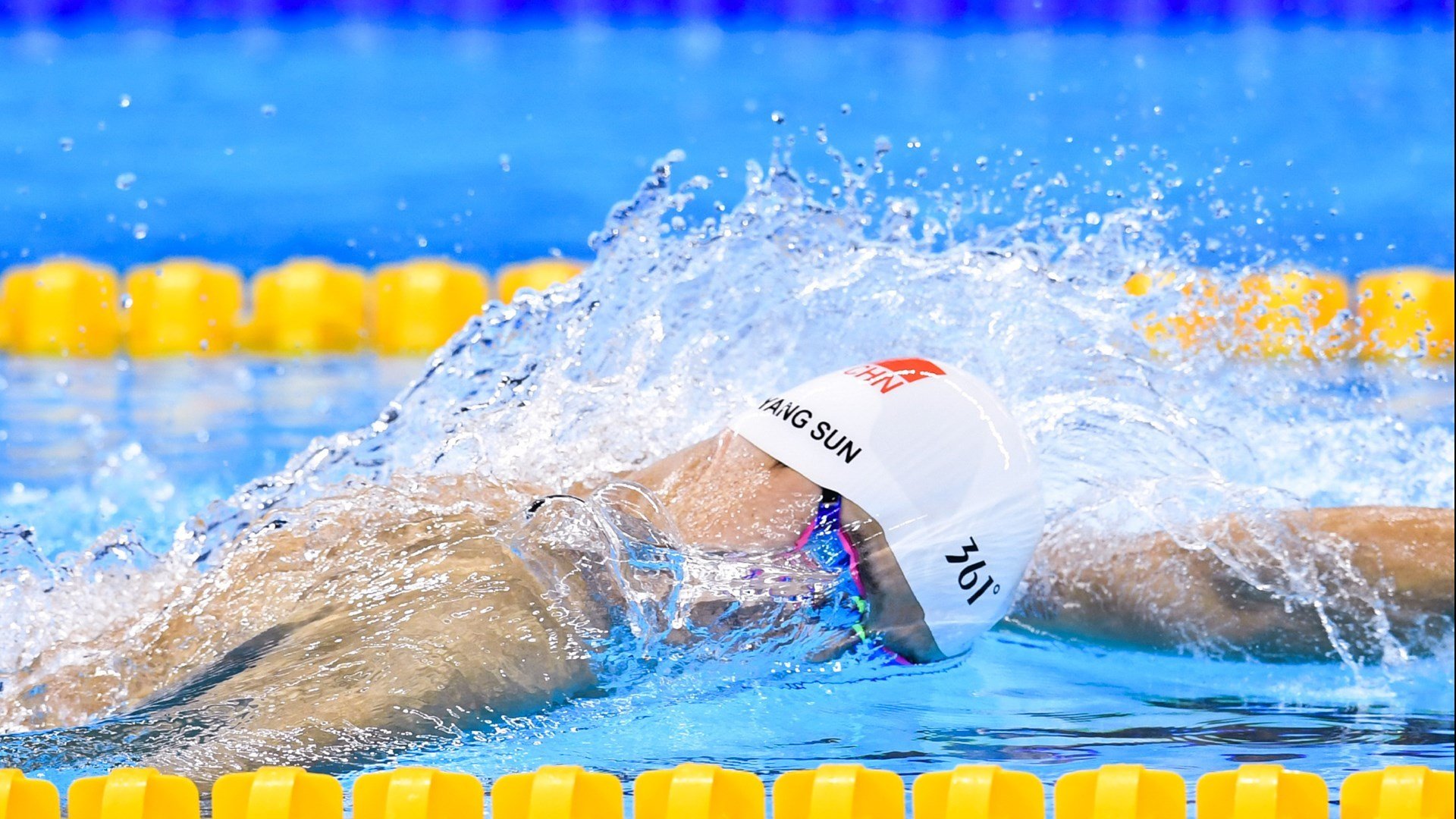 “马科斯·莫奇的防守压迫力,帮助阿根廷美洲狮队巩固世界地位”